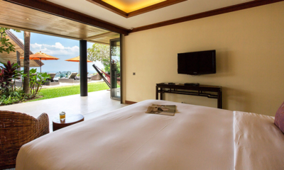 Purana Residence Bedroom with TV and Garden View | Bophut, Koh Samui