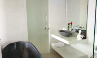Villa Lily Bathroom with Bathtub | Bang Por, Koh Samui