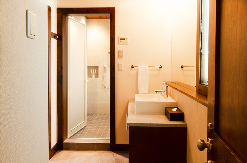 Ezorisu Bathroom Area | Hirafu, Niseko