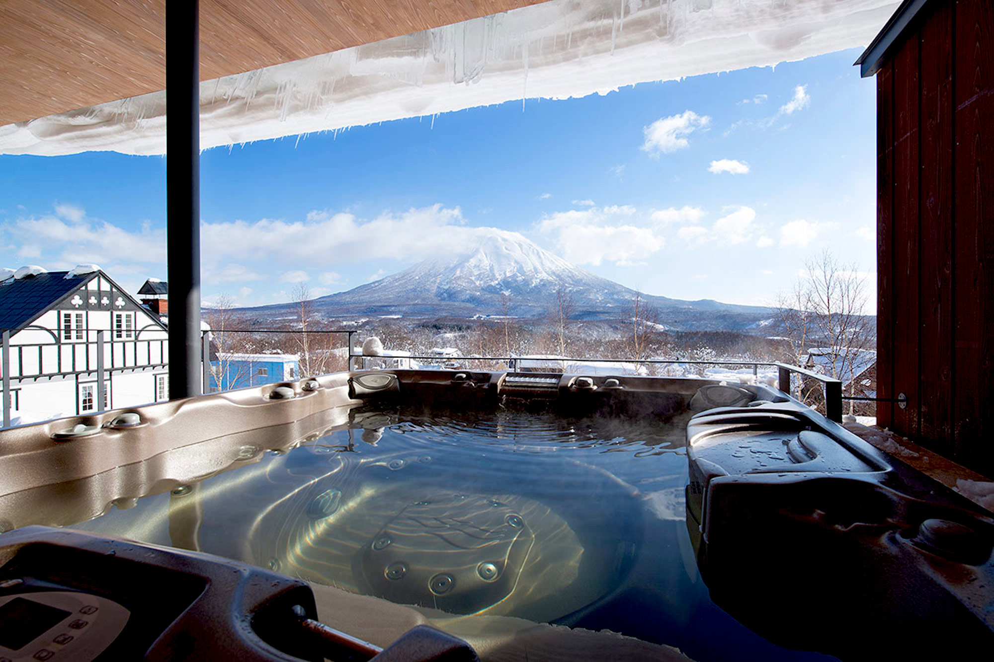 Niseko Kazahana Jacuzzi Views