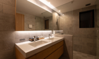 Soseki Bathroom Three | Hirafu, Niseko