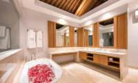 Karang Saujana Estate Villa Bale Agung Bathroom Two | Ungasan, Bali