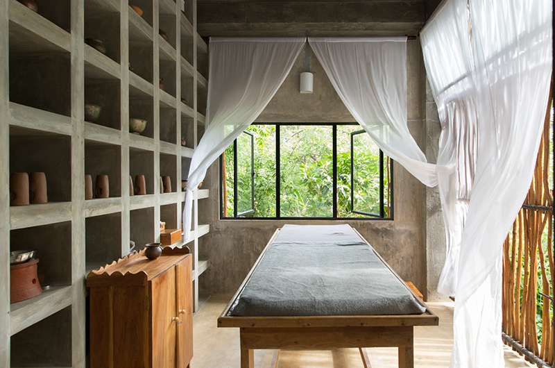 Kadju House Massage Bed | Tangalle, Sri Lanka