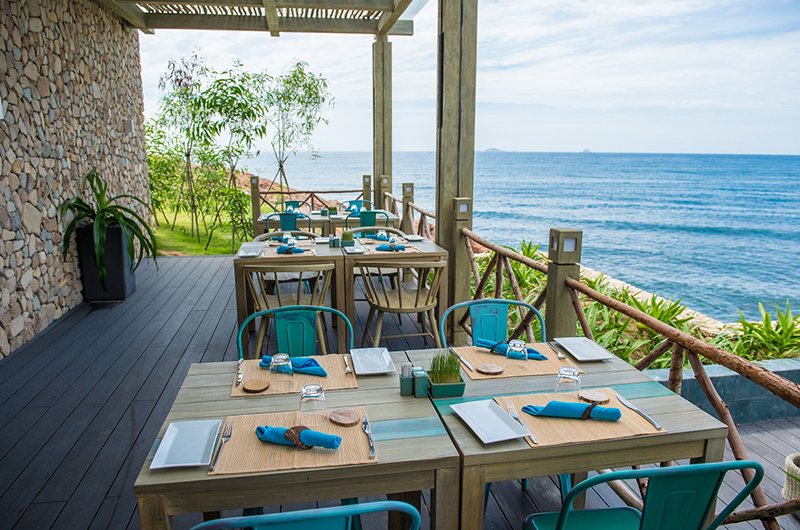 Mia Resort Dining Table | Nha Trang, Vietnam