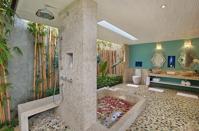 Hidden Hills Villas Villa Santorini Bathroom | Uluwatu, Bali