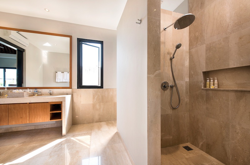 Villa Dewi Lanjar Shower | Ungasan, Bali
