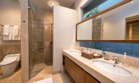 Villa Dewi Lanjar Bathroom | Ungasan, Bali
