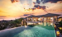 Villa Dewi Lanjar Pool Night View | Ungasan, Bali