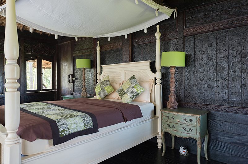 Villa Keong Bedroom with Lamps | Tabanan, Bali