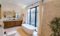 Villa Nehal Bathroom with Bathtub | Umalas, Bali