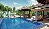 Hideaway Beach Resort Swimming Pool | Haa Alifu Atoll, Maldives