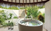 Hideaway Beach Resort Jacuzzi | Haa Alifu Atoll, Maldives