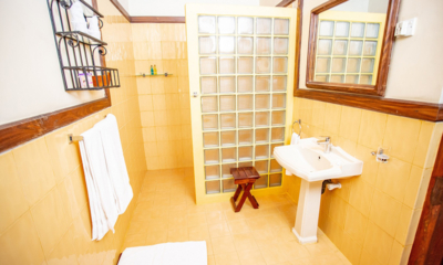 South Point Abbey Bathroom Two | Ahangama, Sri Lanka