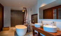 Villa Sielen Diva Aliya Bedroom with Bathtub | Talpe, Sri Lanka