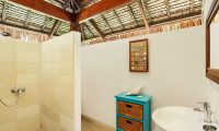 Villa Sarangkita Shower | Efate, Vanuatu