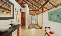 Villa Sarangkita Bathroom | Efate, Vanuatu