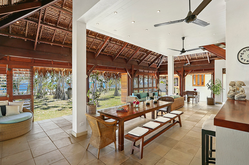 Villa Sarangkita Dining Table | Efate, Vanuatu