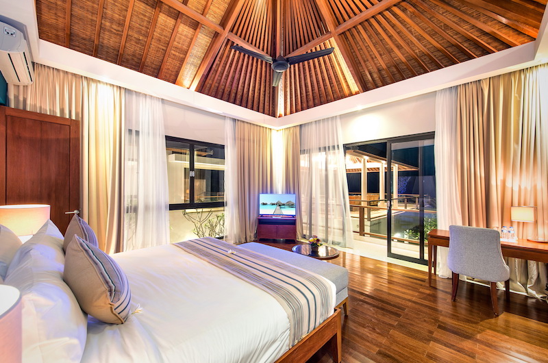 Villa Anahit Master Bedroom | Ungasan, Bali