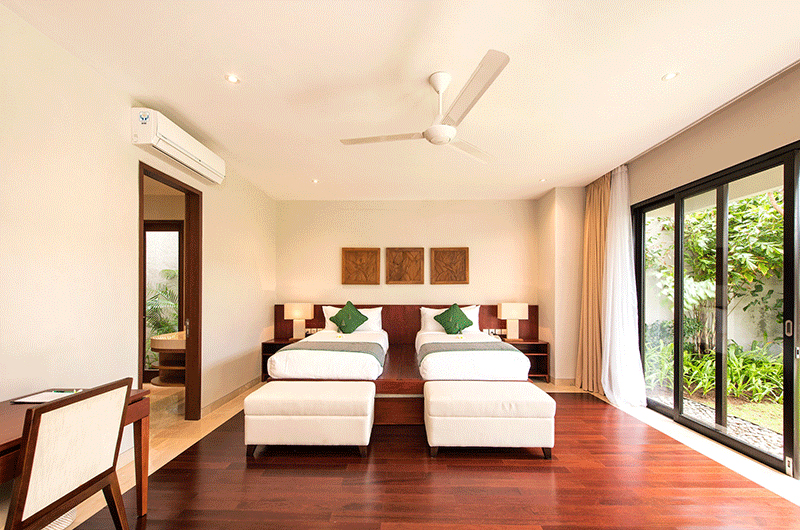 Villa Feronia Twin Bedroom with Study Table | Ungasan, Bali