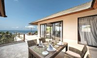 Villa Feronia Outdoor Dining Table | Ungasan, Bali