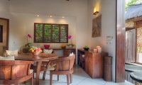 Villa Kubu 11 Dining Table | Seminyak, Bali