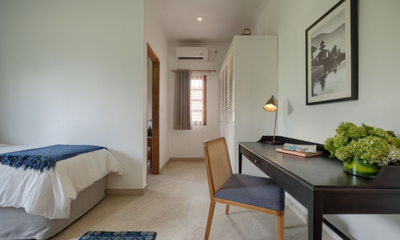 Villa Maya Canggu Extra Room with Twin Beds and a Study Table | Canggu, Bali