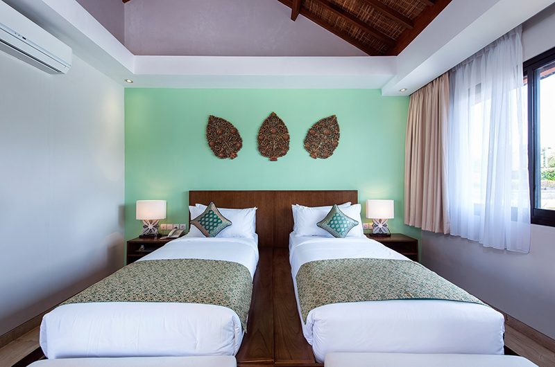 Villa Yamuna Twin Bedroom with Lamps | Ungasan, Bali