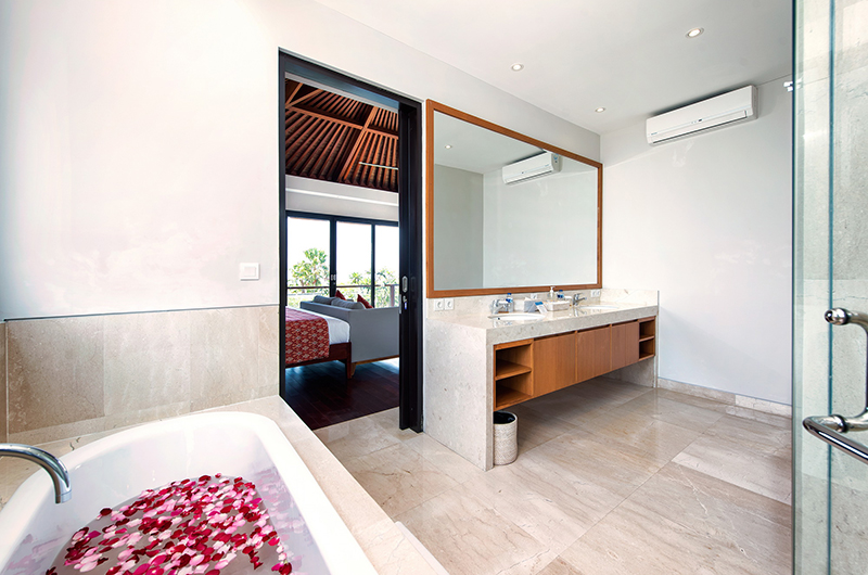 Villa Yamuna Bathtub Area | Ungasan, Bali