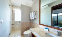 Villa Yamuna Bathroom with Shower | Ungasan, Bali