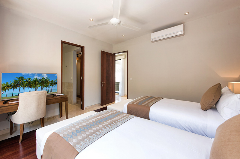 Villa Yamuna Twin Bedroom with TV | Ungasan, Bali