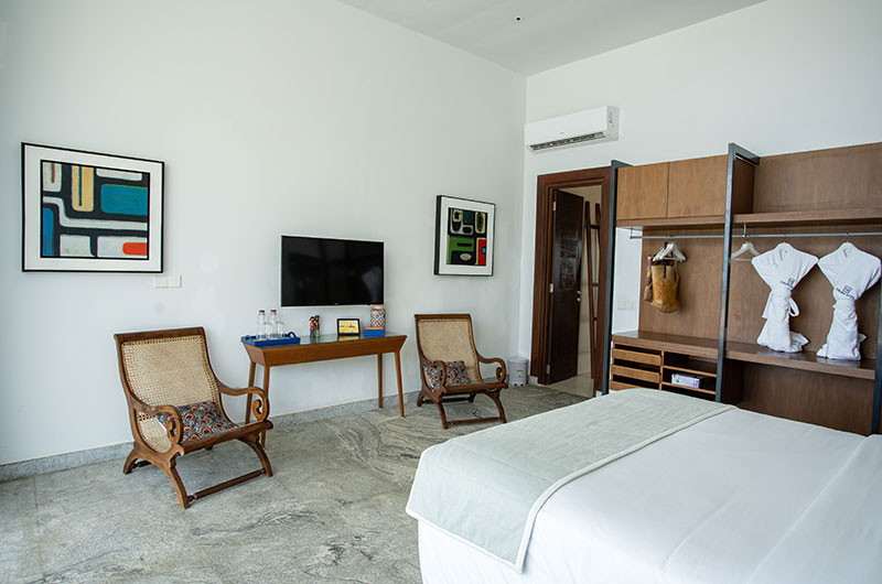Villa Sielen Diva Monara Bedroom with Wardrobe and Seating Area | Talpe, Sri Lanka
