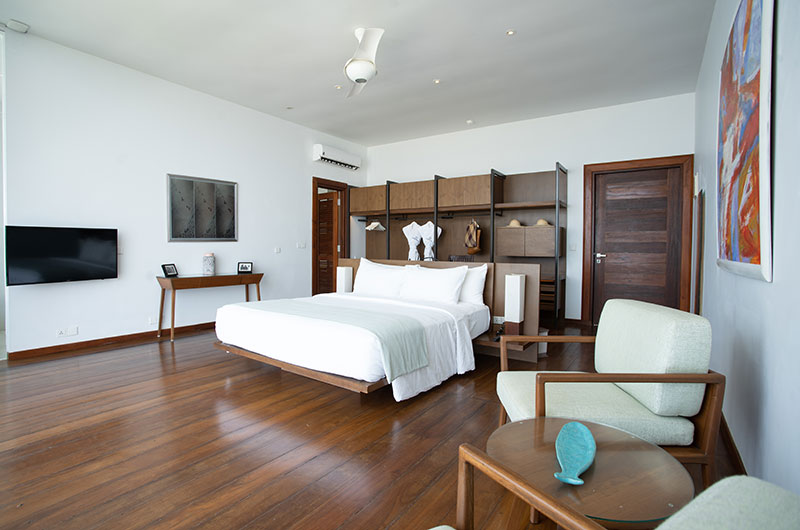 Villa Sielen Diva Mora Bedroom with Wardrobe and TV | Talpe, Sri Lanka