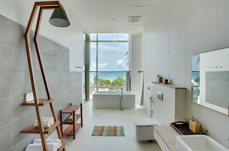 Villa Sielen Diva Mora Bathroom with Bathtub and View | Talpe, Sri Lanka