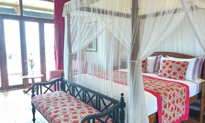 Skye House Master Bedroom One with Seating Area | Habaraduwa, Sri Lanka