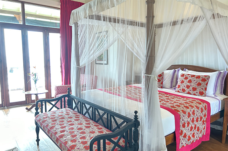 Skye House Master Bedroom One with Seating Area | Habaraduwa, Sri Lanka