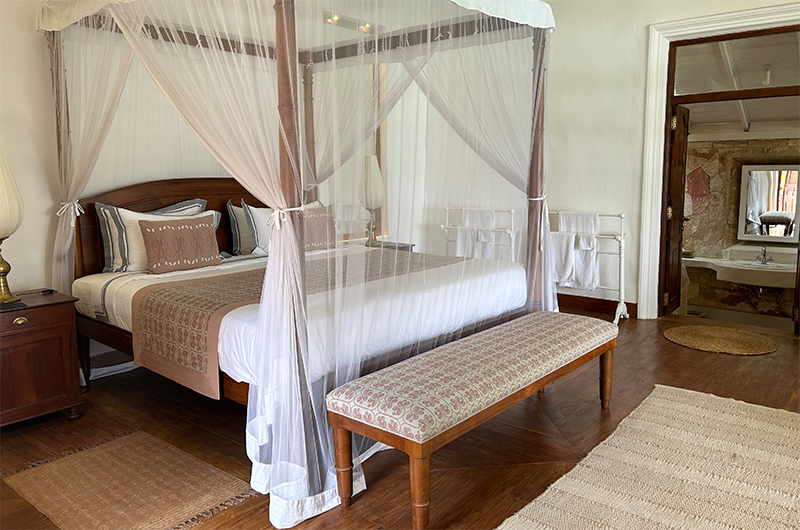 Skye House Bedroom with Four Poster Bed | Habaraduwa, Sri Lanka