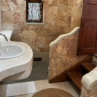 Skye House En-Suite Bathroom | Habaraduwa, Sri Lanka