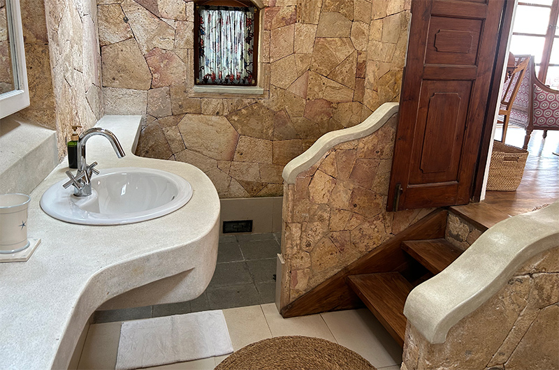 Skye House En-Suite Bathroom | Habaraduwa, Sri Lanka