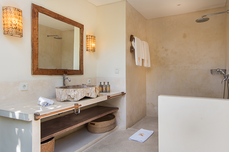 Villa Ku Besar Bathroom with Shower | Seminyak, Bali