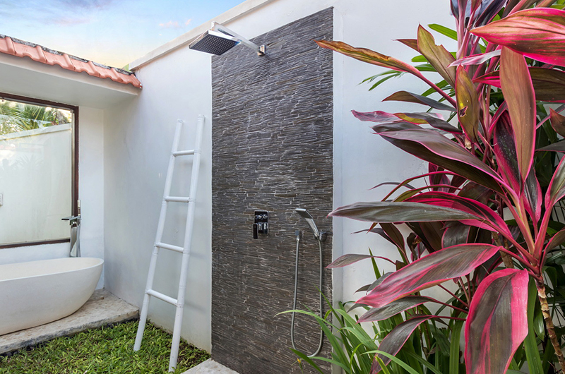 Candi Kecil Empat Shower | Ubud, Bali