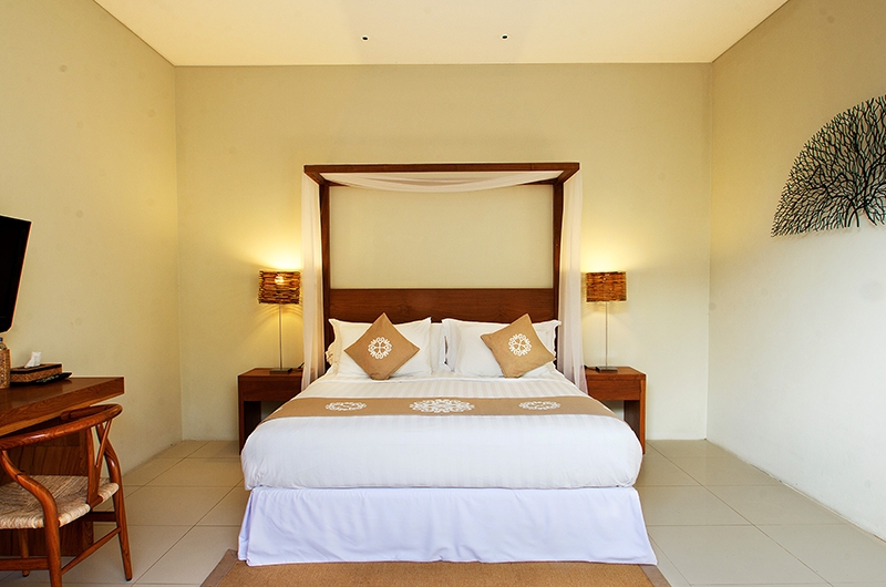 Villa Ruandra Bedroom with Lamps | Seminyak, Bali