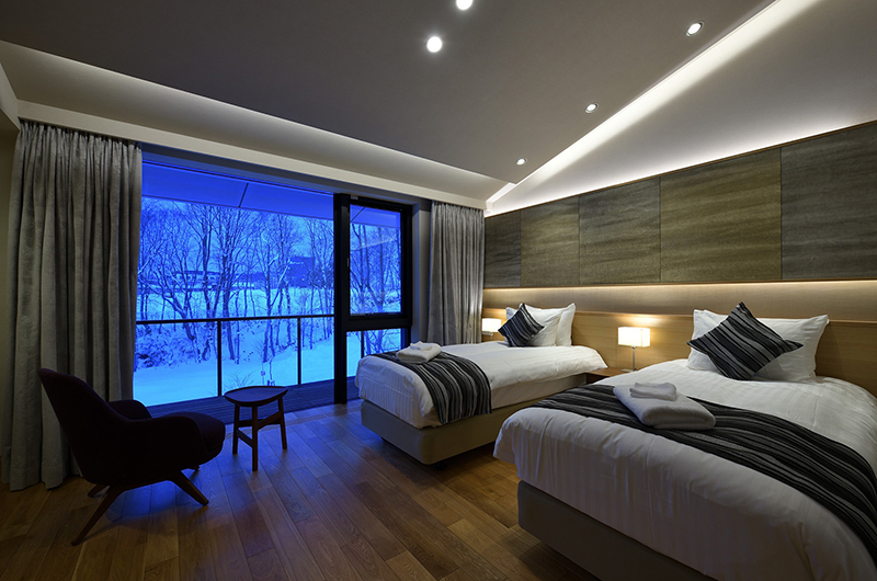 Tsudoi Twin Bedroom with Seating | Hirafu, Niseko