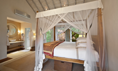 20 Middle Street Bedroom and Bathroom with Mirror | Galle, Sri Lanka