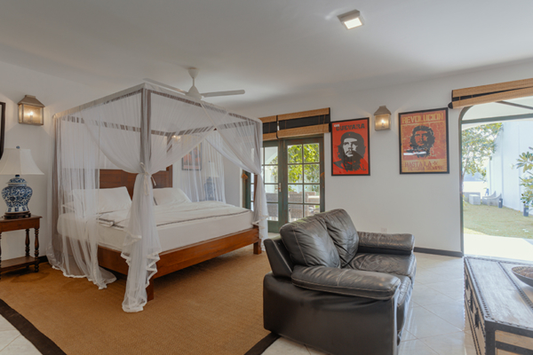 Villa Republic Bentota Guest Bedroom with Four Poster Bed | Bentota, Sri Lanka