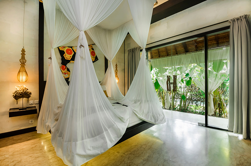 Villa Karmagali Bedroom with Lamps | Sanur, Bali