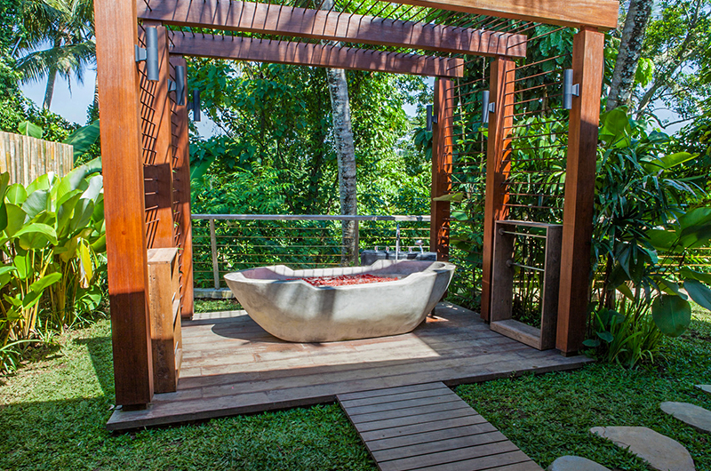 Villa Lumia Outdoor Bathtub | Ubud, Bali