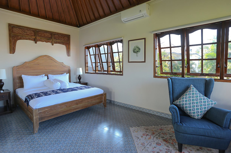 Villa Rindik Bedroom with Seating | Canggu, Bali