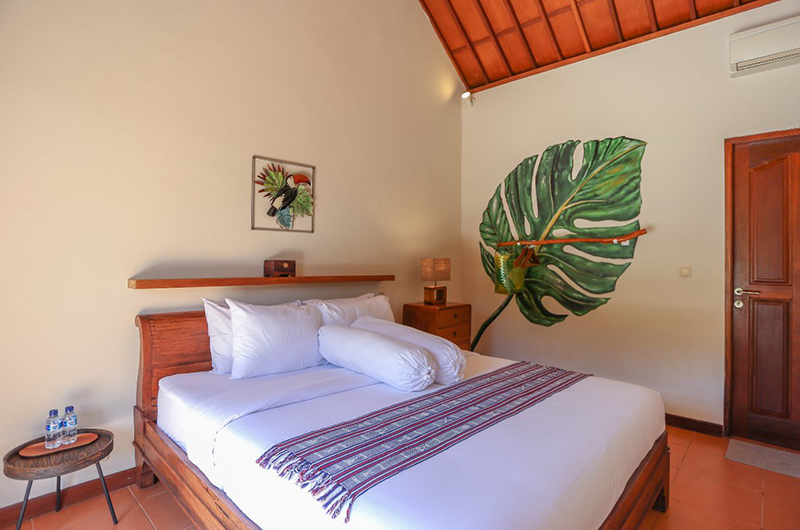 Villa Rindik Bedroom with Lamps | Canggu, Bali