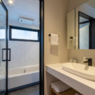 Koa Niseko Koa TH En-Suite Bathroom with Bathtub | Higashiyama, Niseko