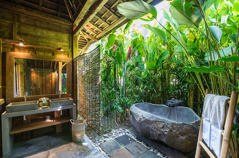 Alami Boutique Villas Six Bedroom Bathroom | Tabanan, Bali